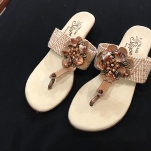 Island Slipper-Size 7